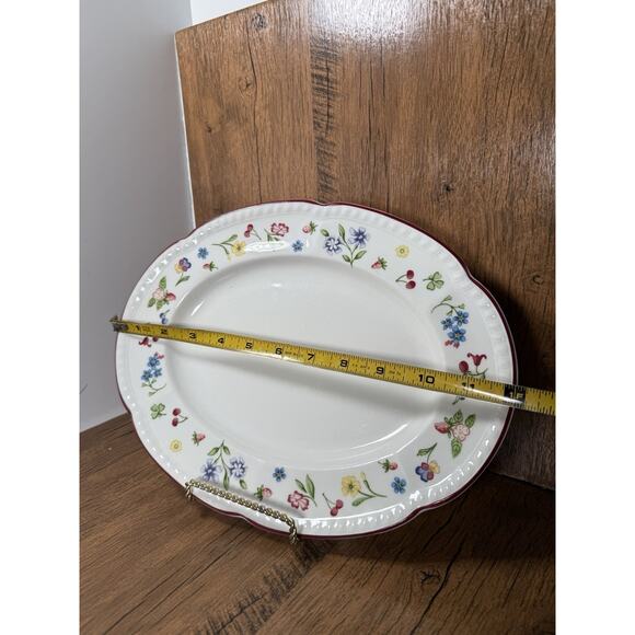 Johnson Brothers Fleurette-Floral Rim,Scalloped, 12 In. Oval Serving Platter. - Picture 2 of 4